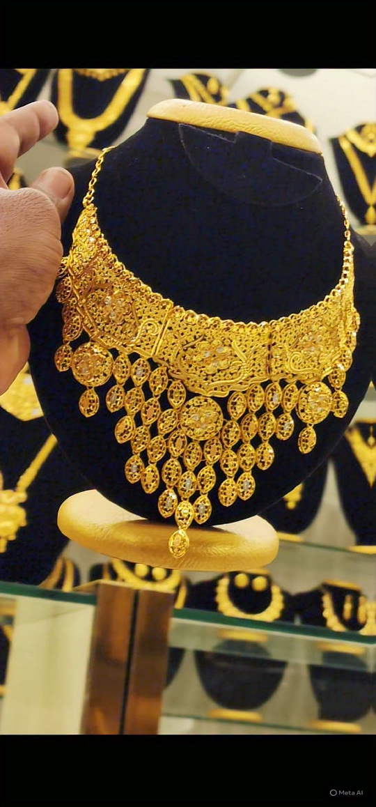beautiful gold plated nacklace one gram gold plated